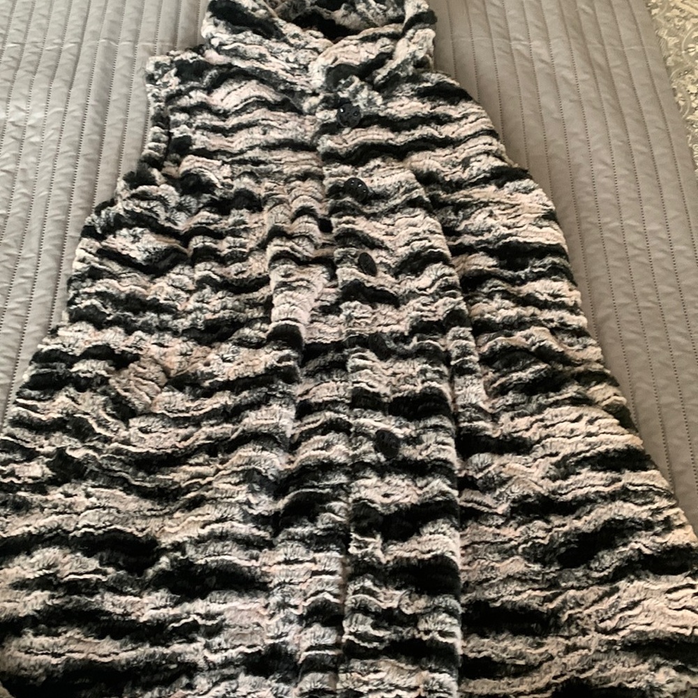 Vest / cardigan/ jacket New faux fur